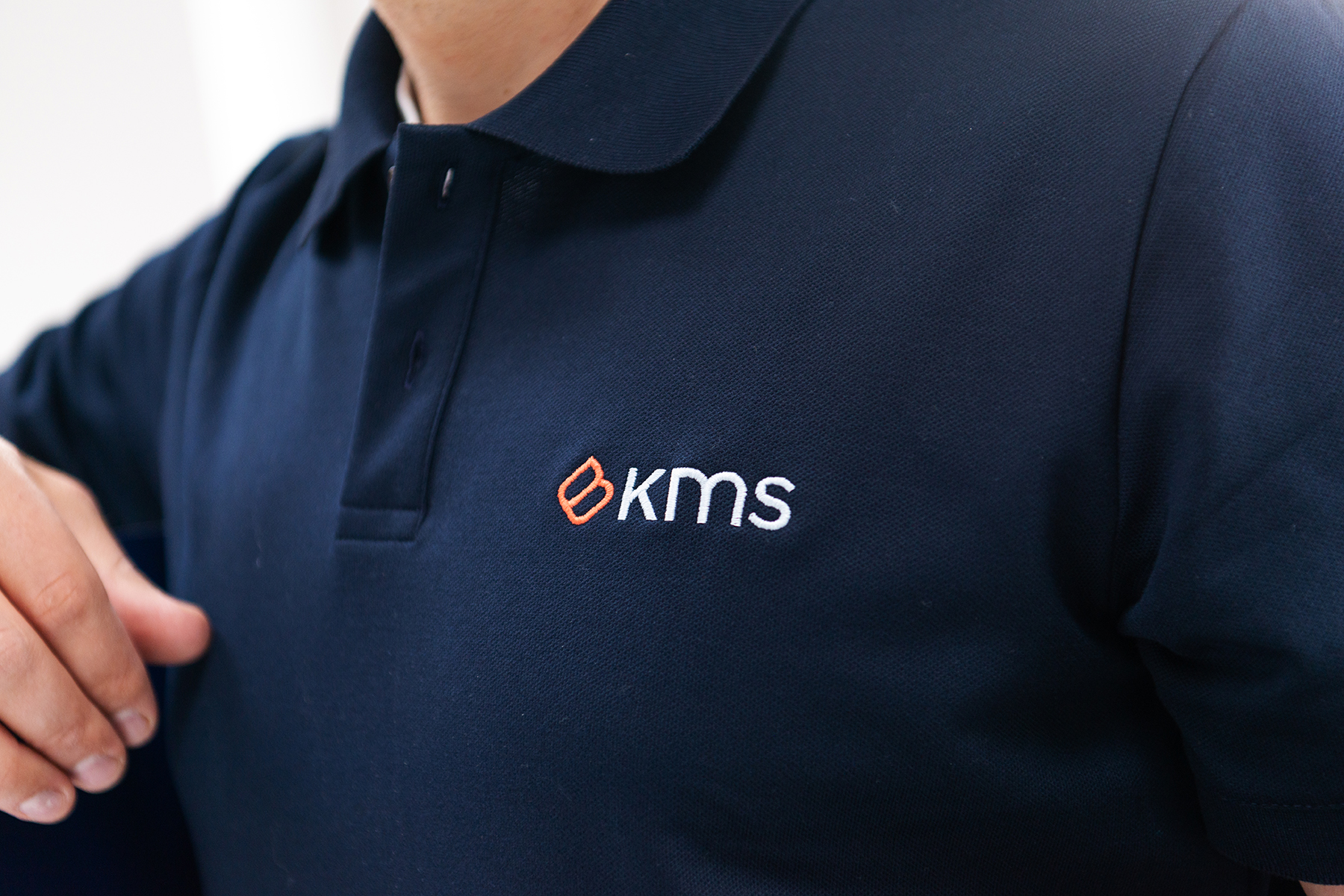 Rebrand - Neue KMS-Poloshirts